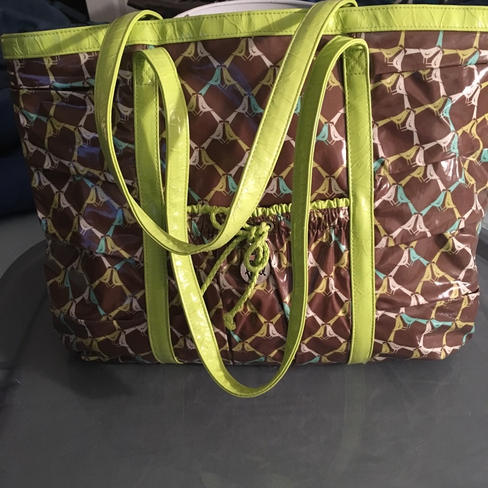 VERA BRADLEY Frill Tote. Song bird pattern